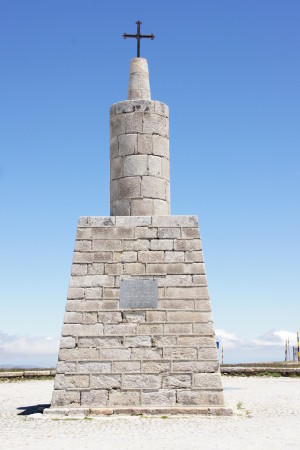 Pamätník, ktorý dal postaviť João VI umožňuje Torre dosiahnuť výšku 2000 metrov.