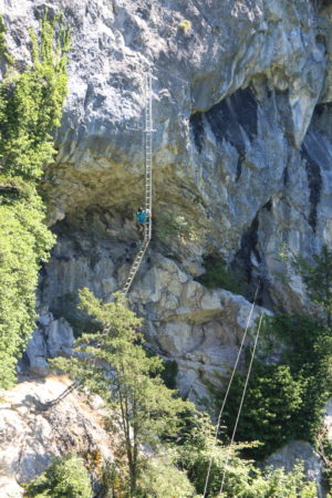rebrík a lanový most